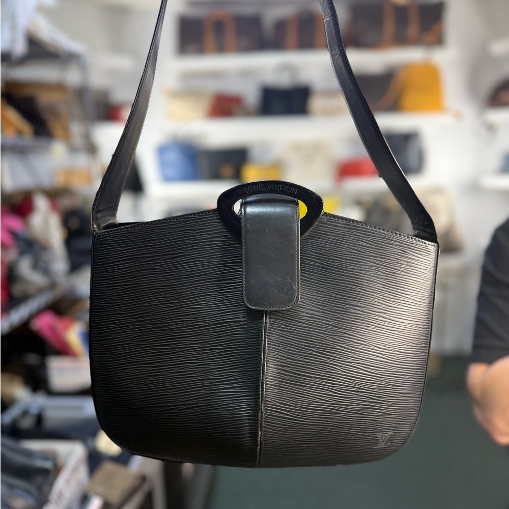 LV BLACK EPI BAG